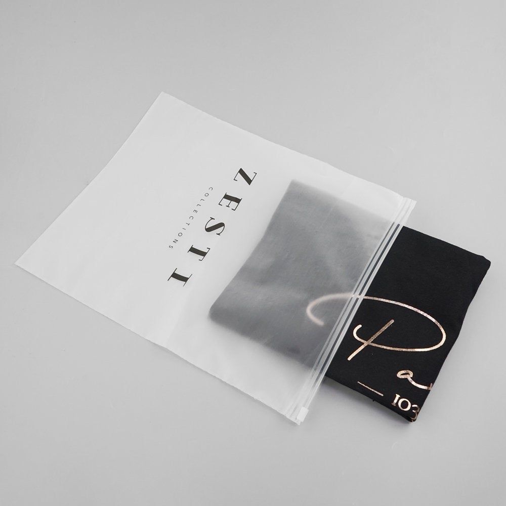Hot Selling Recyclable Zipper Resealable Clothes Packaging Ziplock Bag Tote T-shirt Custom Frosted Zipper Bag 