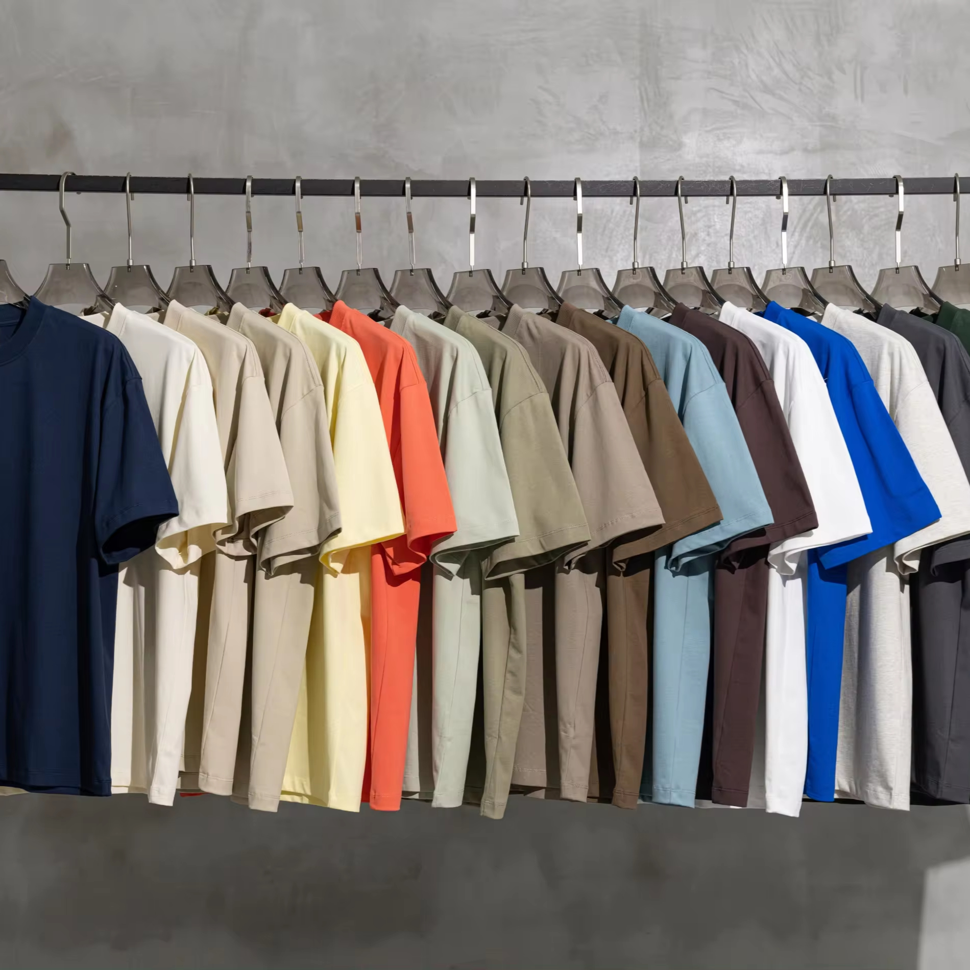 High Quality T-shirt Blank Men's Shirt T-shirt 180gsm Custom Logo Regular Round Neck T-shirt 